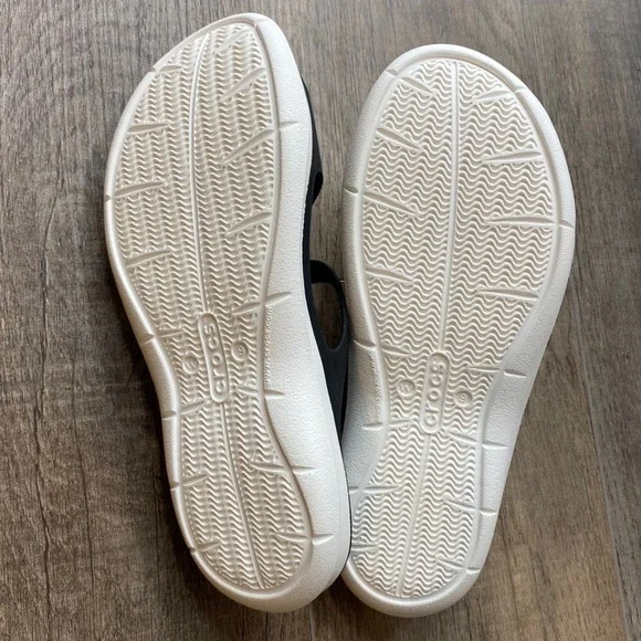 Crocs Swiftwater Sandal Womens 9 Black White Asymmetric Slide 203998-066 NWT - Picture 6 of 7